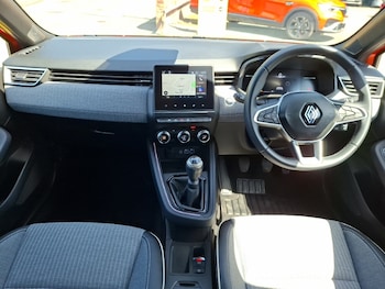 Used Renault Clio 2024 for sale - 78983858: Photo
