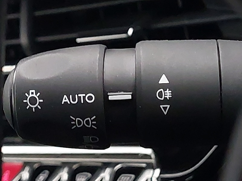 Used Peugeot 208 2021 for sale - 76879997: Photo 12