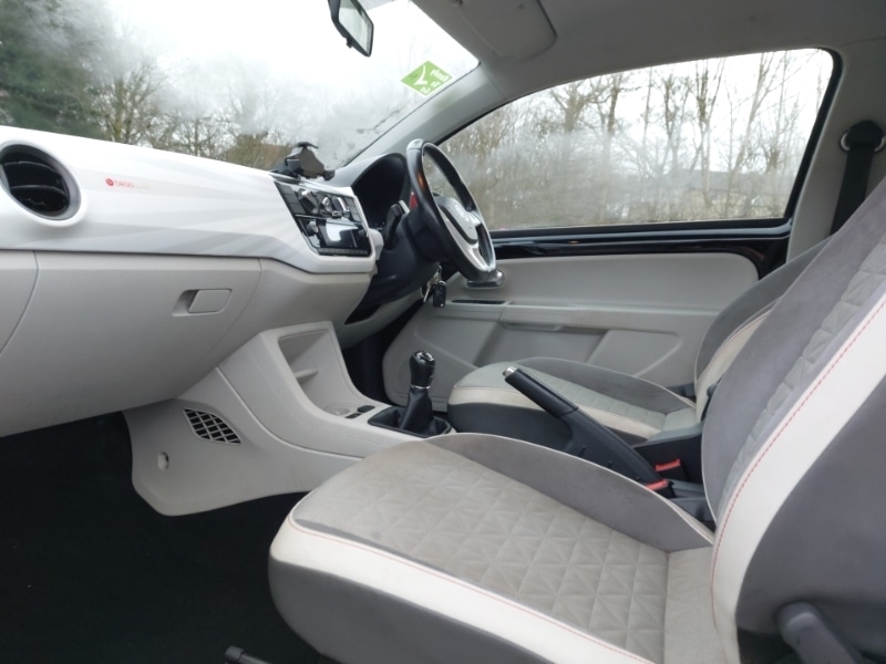 Used Volkswagen up! 2017 for sale - 77558880: Photo 5