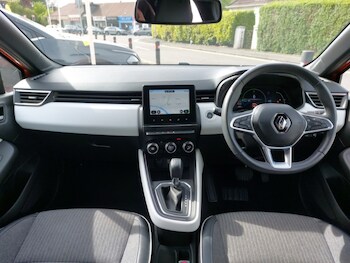 Used Renault Clio 2023 for sale - 78480512: Photo