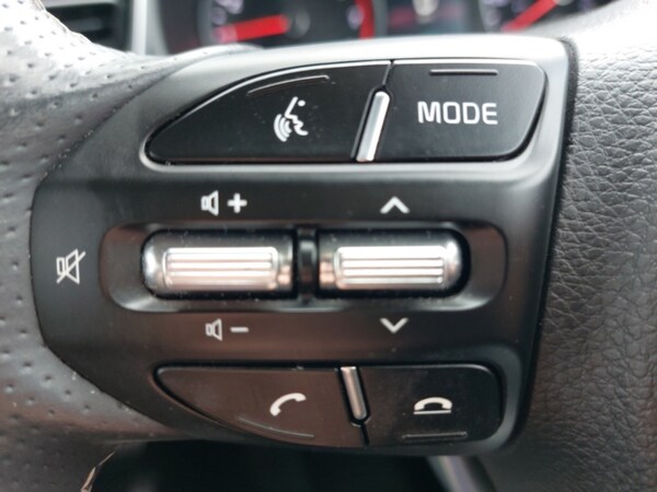Used Kia Stonic 2023 for sale - 76083254: Photo 16