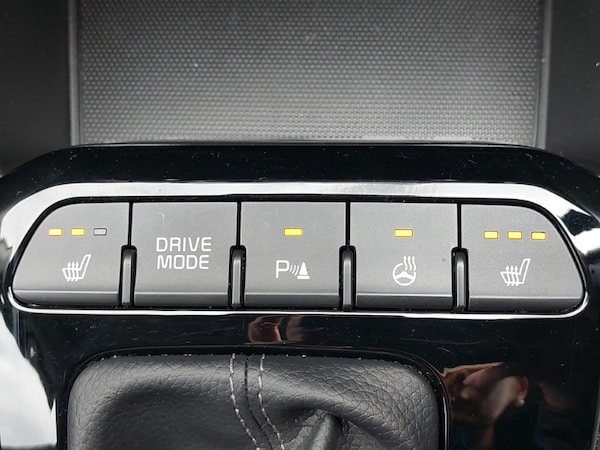 Used Kia Stonic 2023 for sale - 76083254: Photo 17