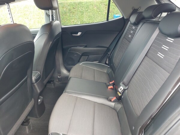 Used Kia Stonic 2023 for sale - 76083254: Photo 6