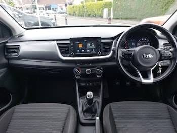 Used Kia Stonic 2019 for sale - 78642827: Photo