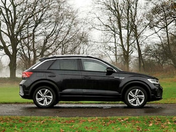 Used Volkswagen T-Roc 2024 for sale - 76771530: Photo