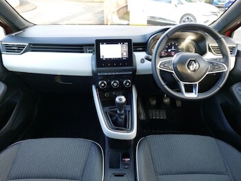 Used Renault Clio 2023 for sale - 78023193: Photo