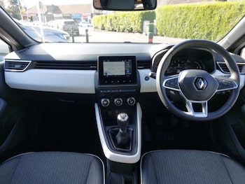 Used Renault Clio 2022 for sale - 78377913: Photo