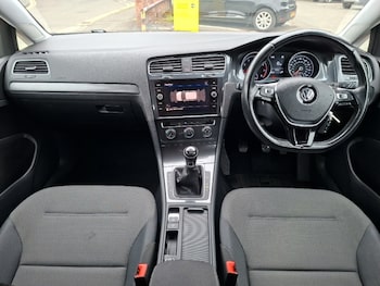 Used Volkswagen Golf 2017 for sale - 79070378: Photo