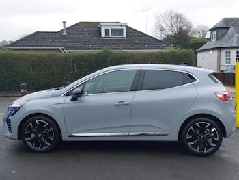 Used Renault Clio 2025 for sale - 77975055: Photo