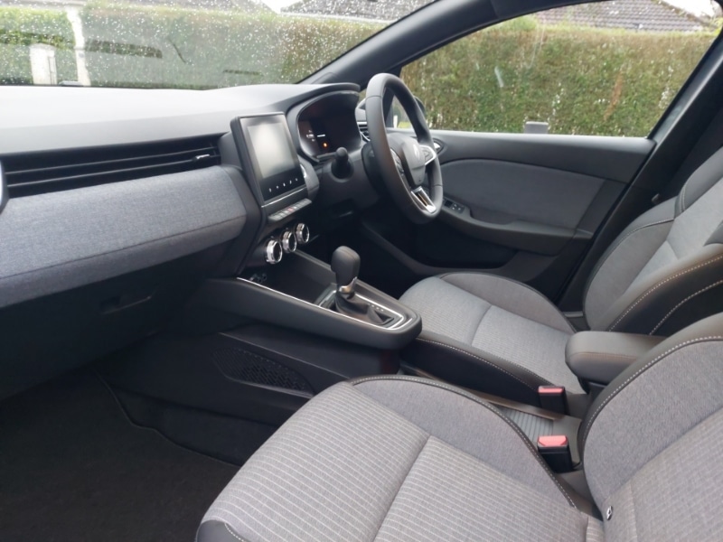 Used Renault Clio 2025 for sale - 77975055: Photo 5