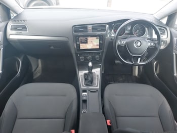 Used Volkswagen Golf 2019 for sale - 74929231: Photo