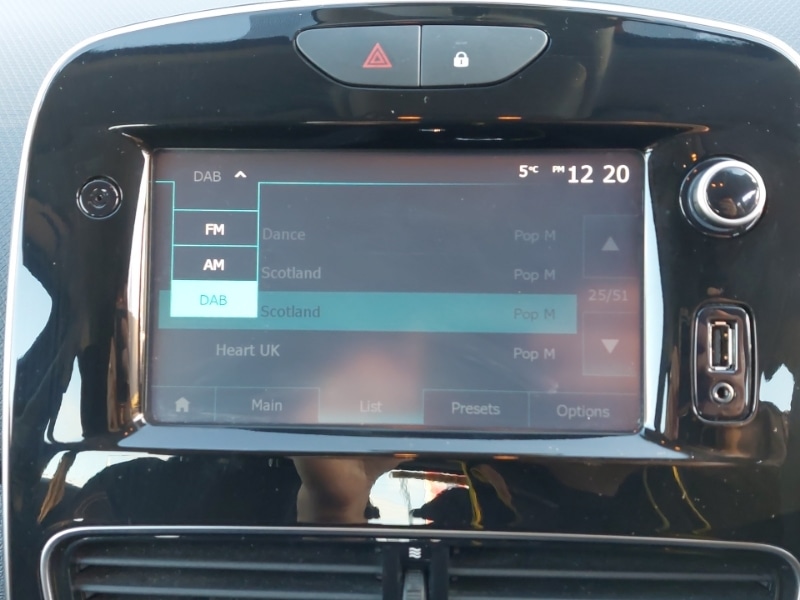 Used Renault Clio 2017 for sale - 77251863: Photo 11