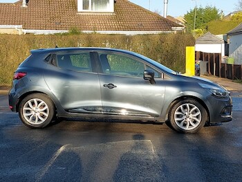 Used Renault Clio 2017 for sale - 77251863: Photo