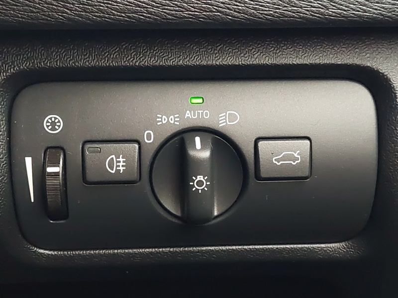 Used Volvo V40 2018 for sale - 77771664: Photo 18