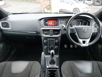 Used Volvo V40 2018 for sale - 77771664: Photo