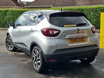Used Renault Captur 2018 for sale - 79061160: Photo