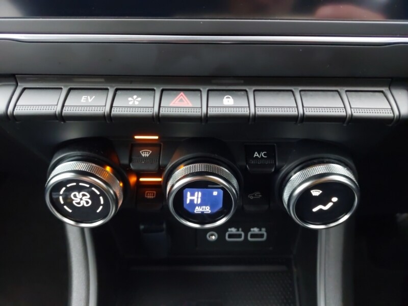 Used Renault Captur 2024 for sale - 77168968: Photo 15