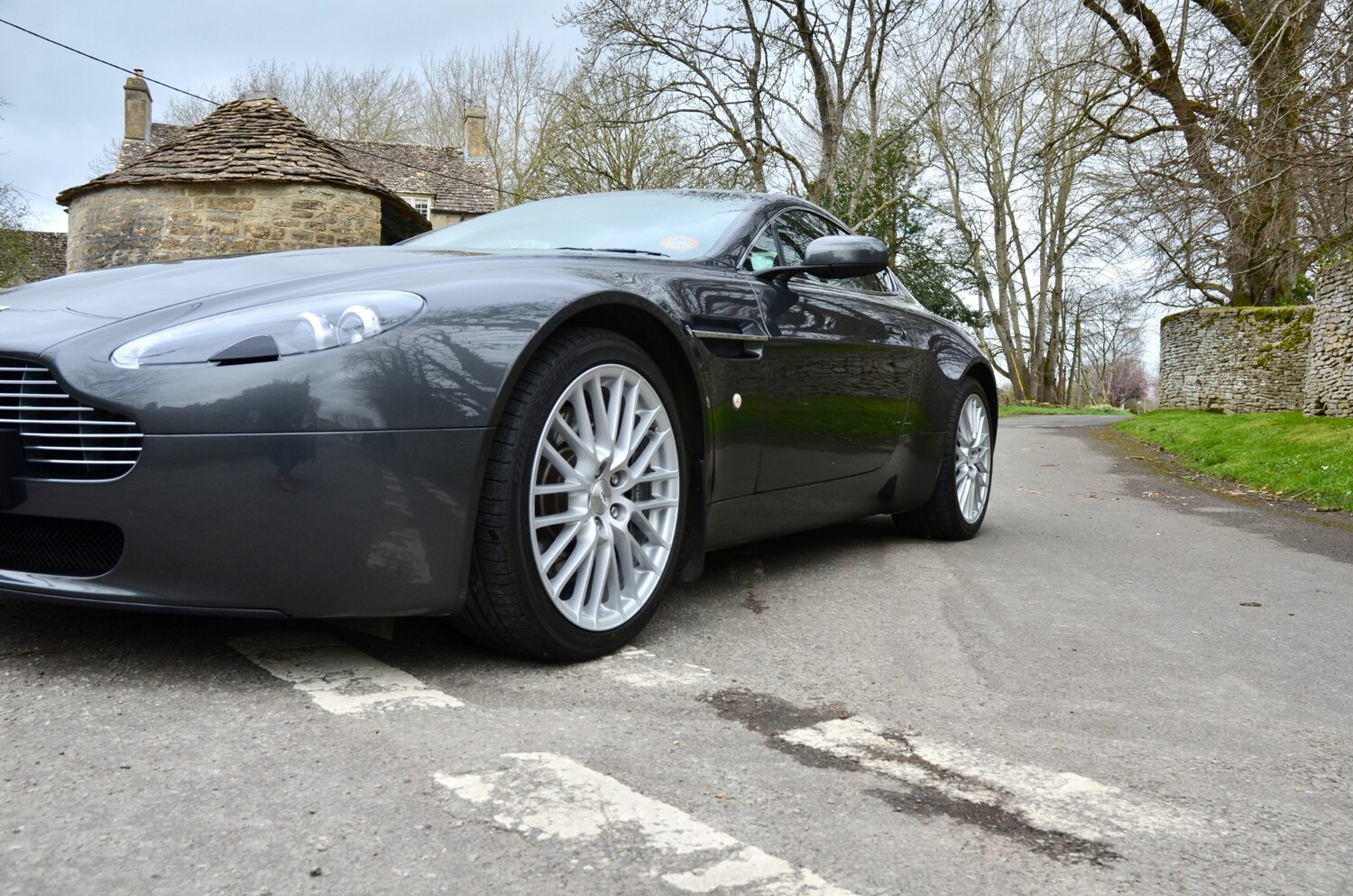 Used Aston Martin Vantage 2009 for sale - 77945794: Photo 13