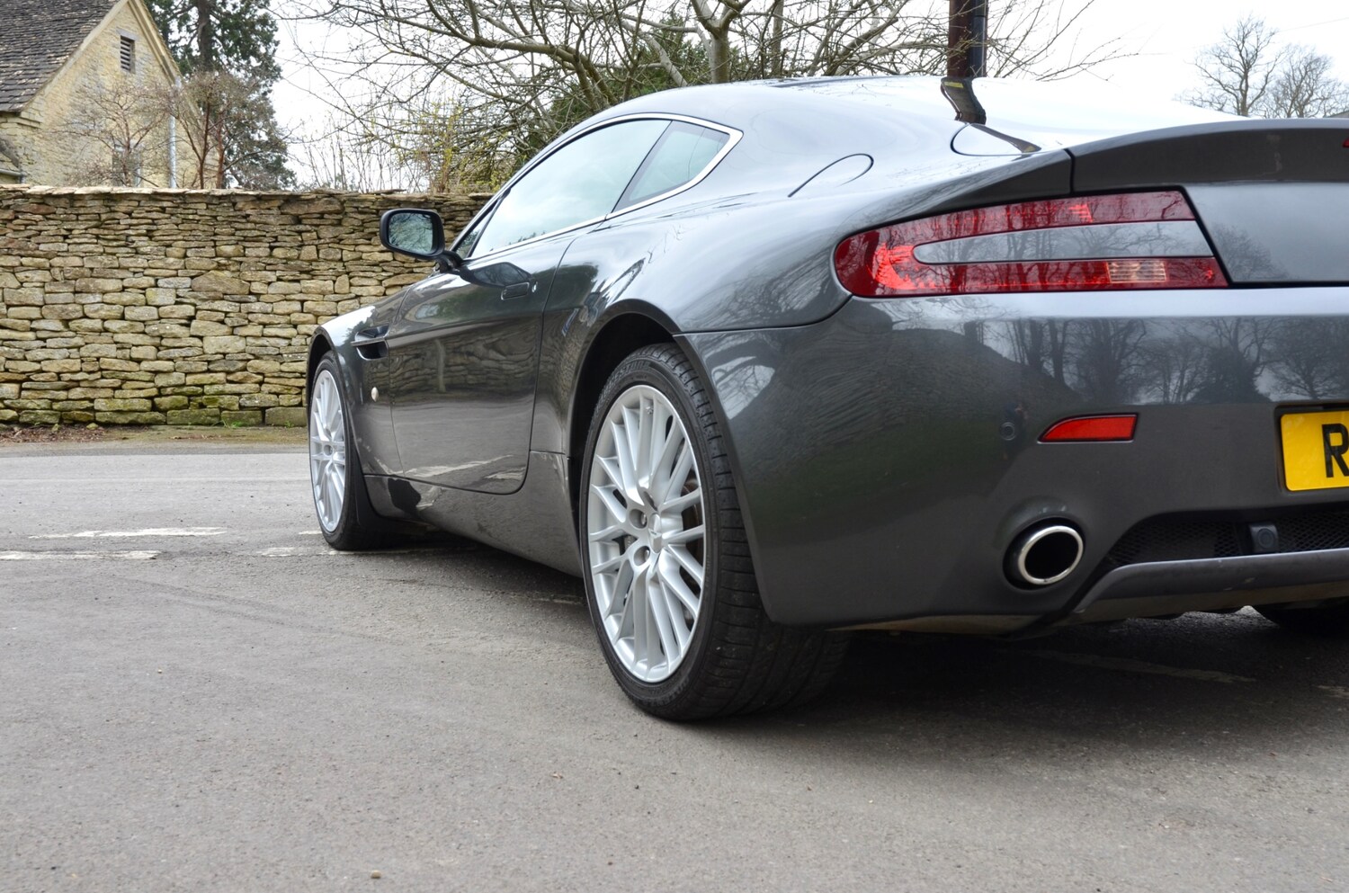 Used Aston Martin Vantage 2009 for sale - 77945794: Photo 14