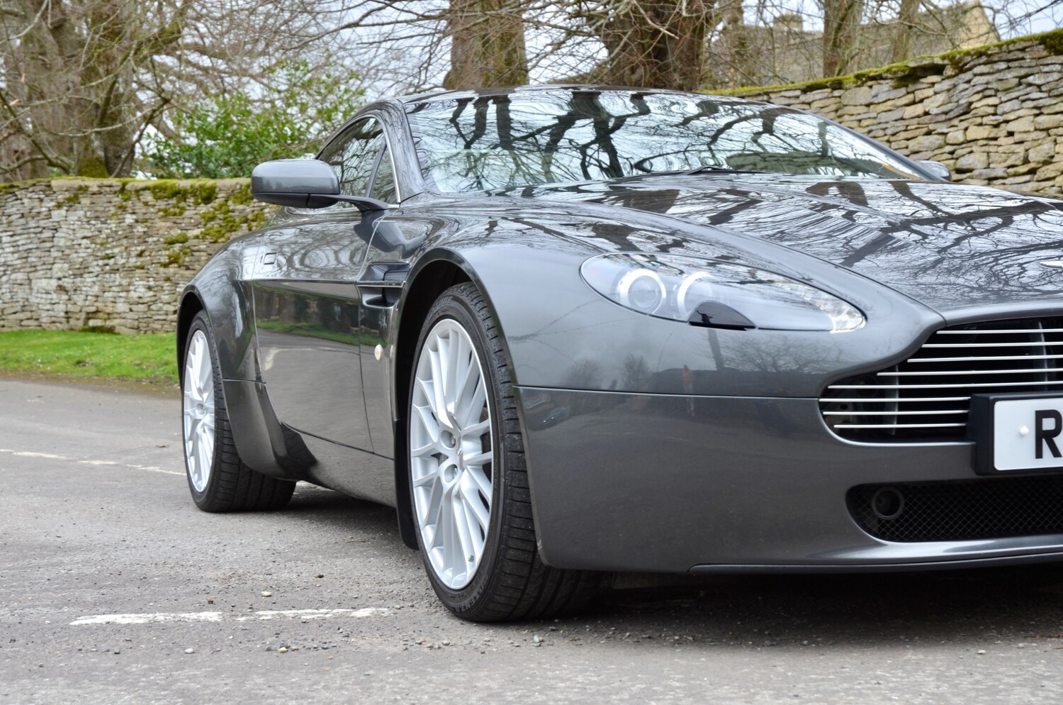 Used Aston Martin Vantage 2009 for sale - 77945794: Photo 17