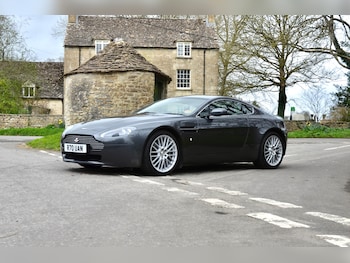 Used Aston Martin Vantage 2009 for sale - 77945794: Photo