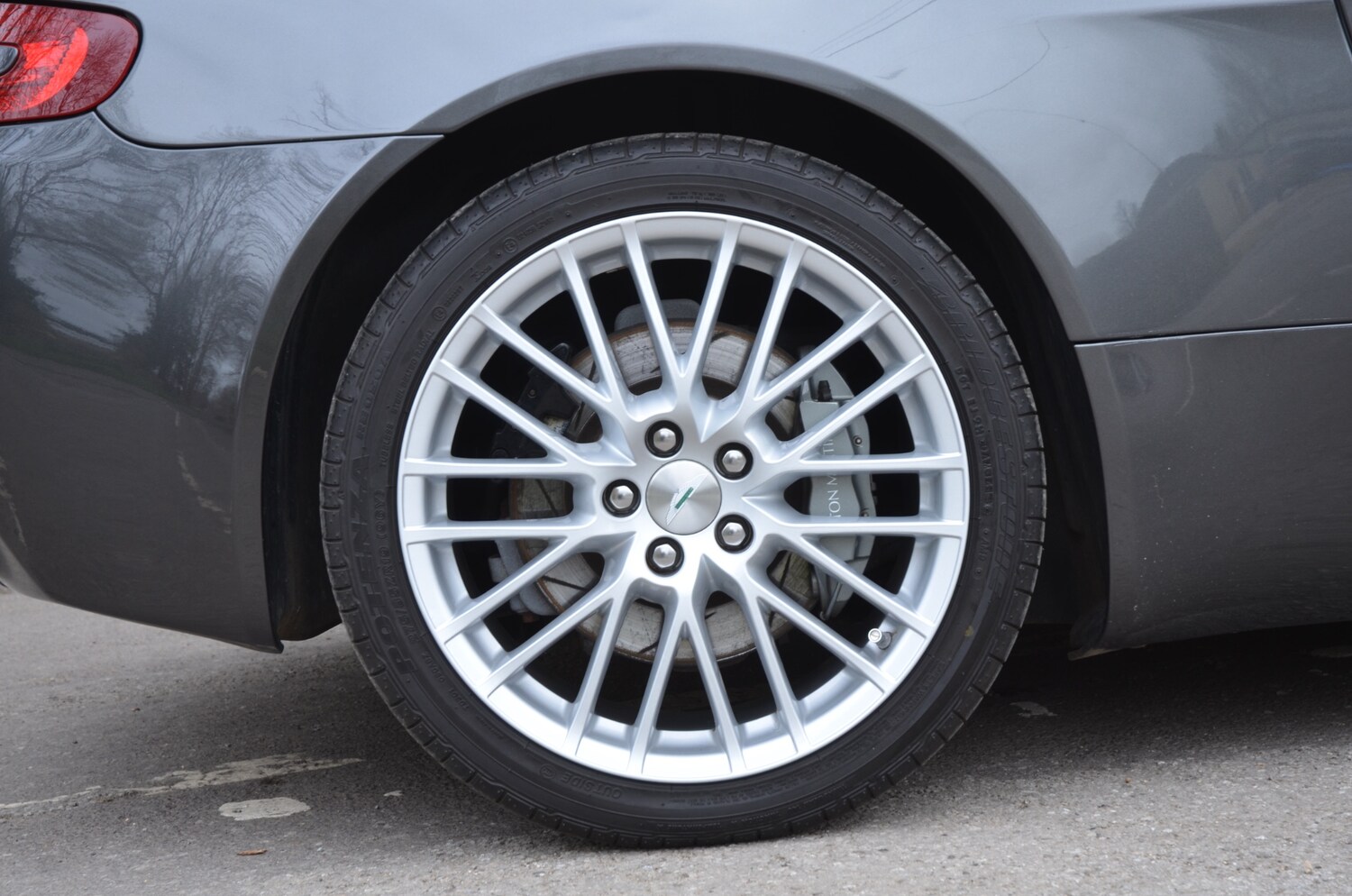 Used Aston Martin Vantage 2009 for sale - 77945794: Photo 24