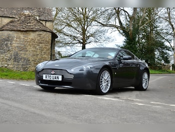 Used Aston Martin Vantage 2009 for sale - 77945794: Photo