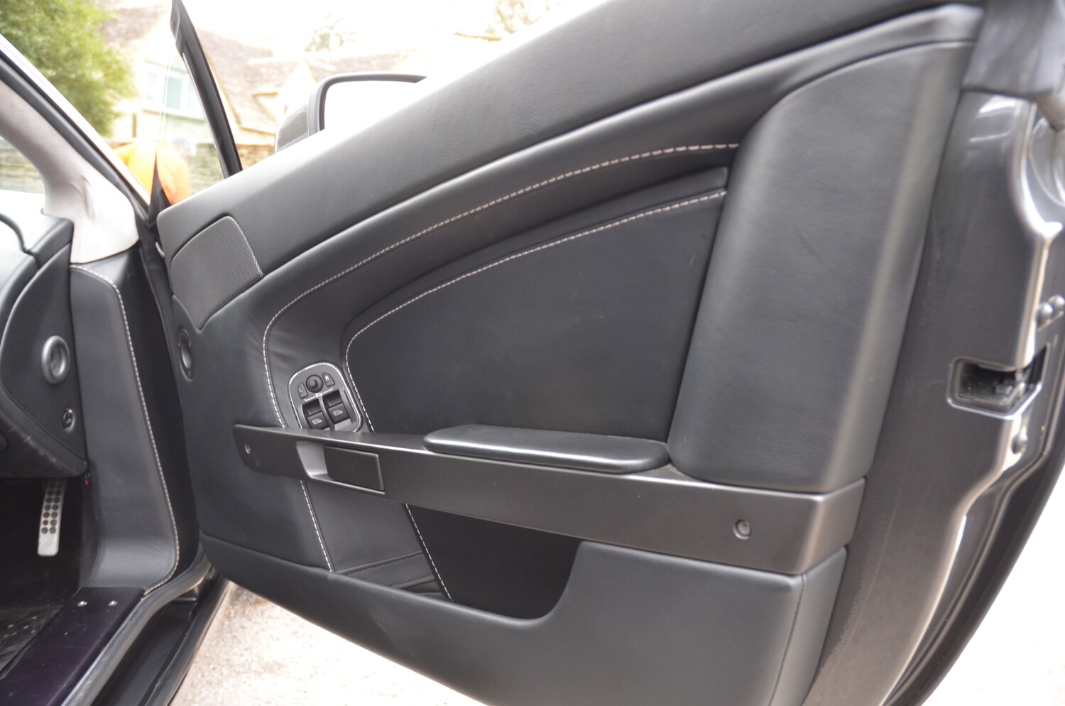 Used Aston Martin Vantage 2009 for sale - 77945794: Photo 34