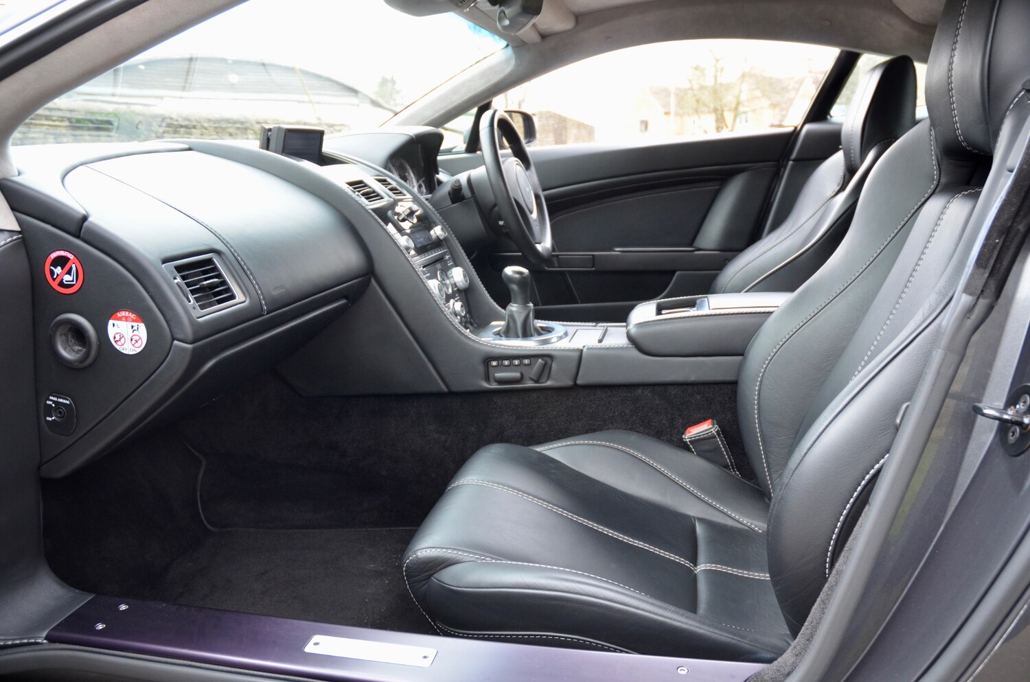 Used Aston Martin Vantage 2009 for sale - 77945794: Photo 39