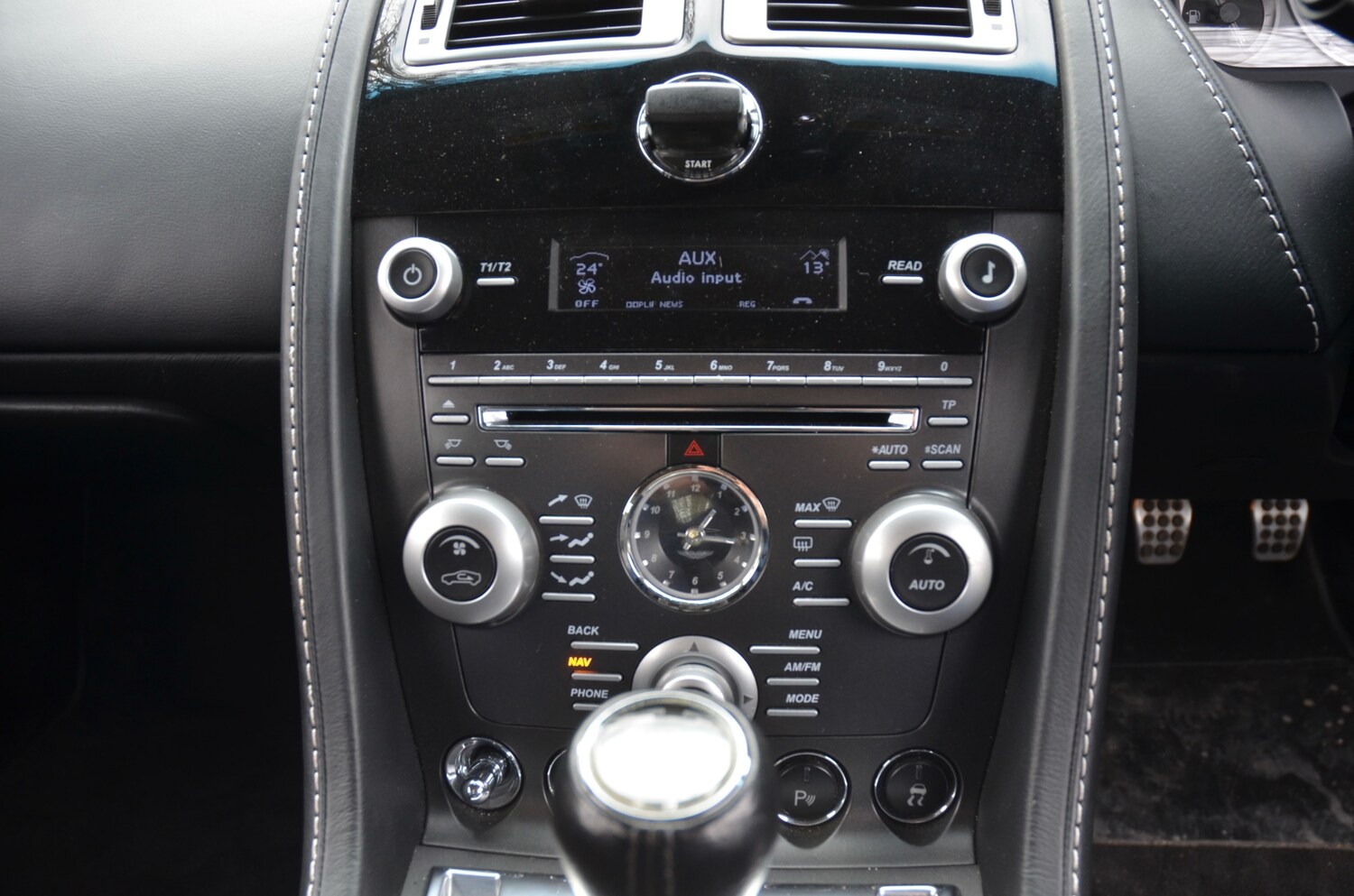 Used Aston Martin Vantage 2009 for sale - 77945794: Photo 46