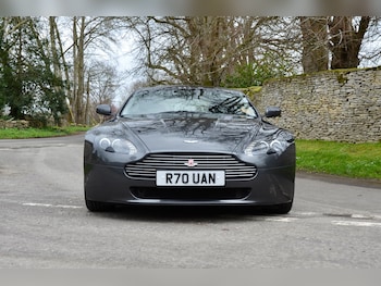 Used Aston Martin Vantage 2009 for sale - 77945794: Photo