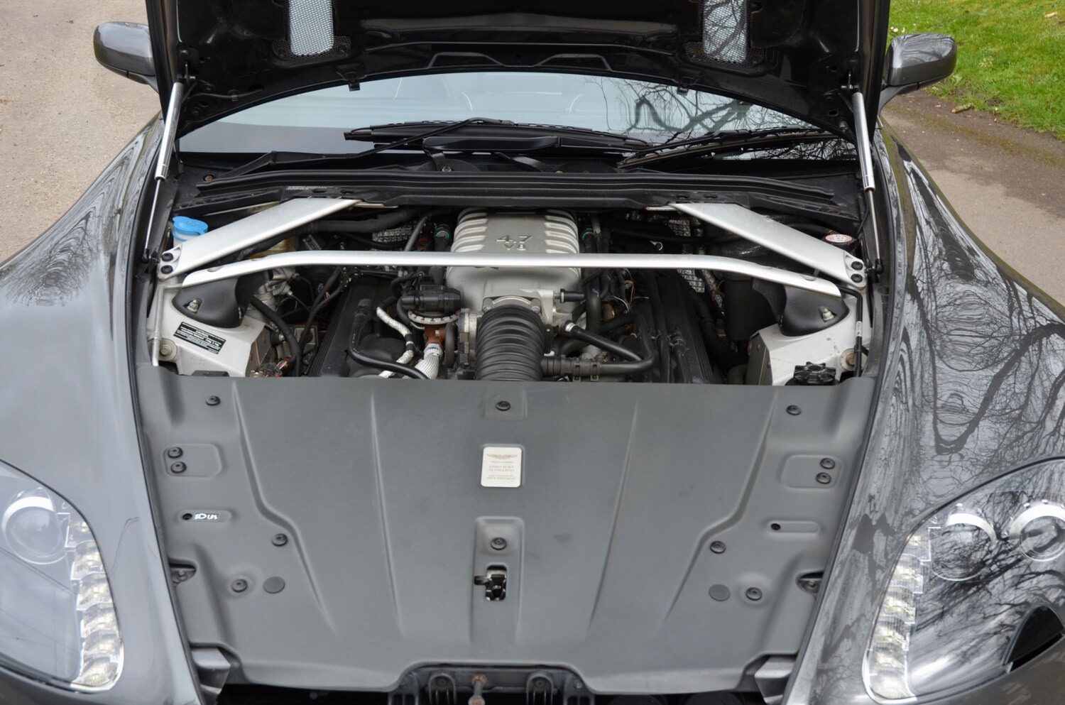 Used Aston Martin Vantage 2009 for sale - 77945794: Photo 52