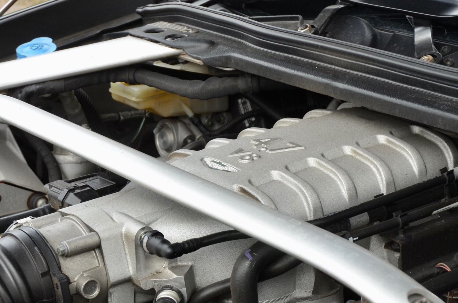 Used Aston Martin Vantage 2009 for sale - 77945794: Photo 54