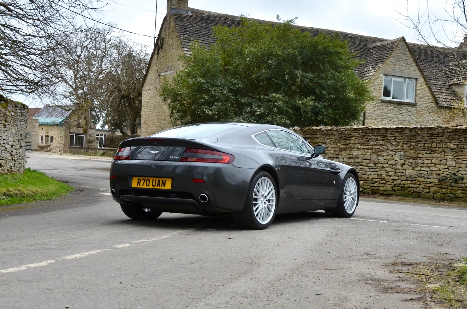 Used Aston Martin Vantage 2009 for sale - 77945794: Photo 9