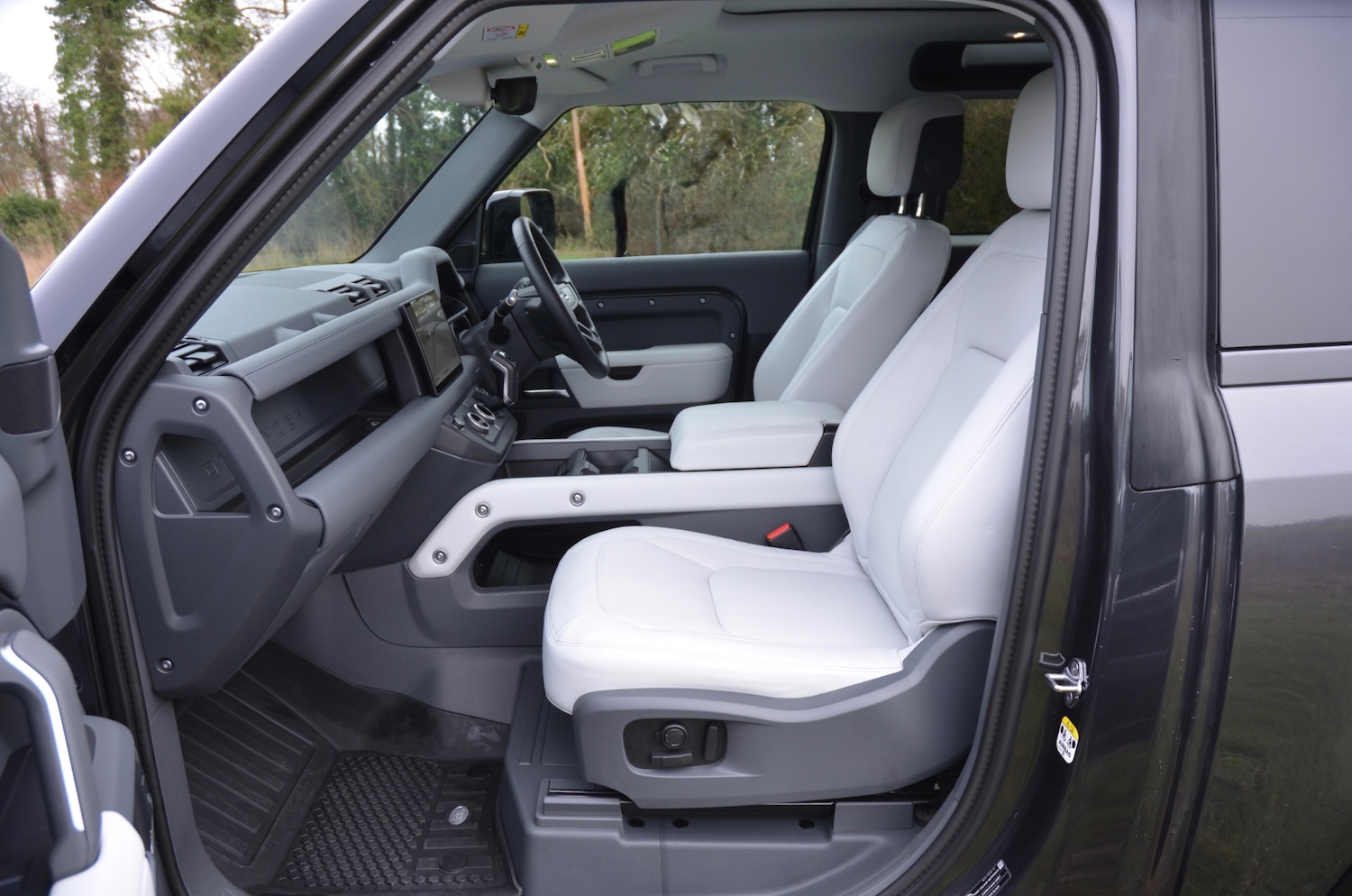 Used Land Rover Defender 2025 for sale - 77946046: Photo 41