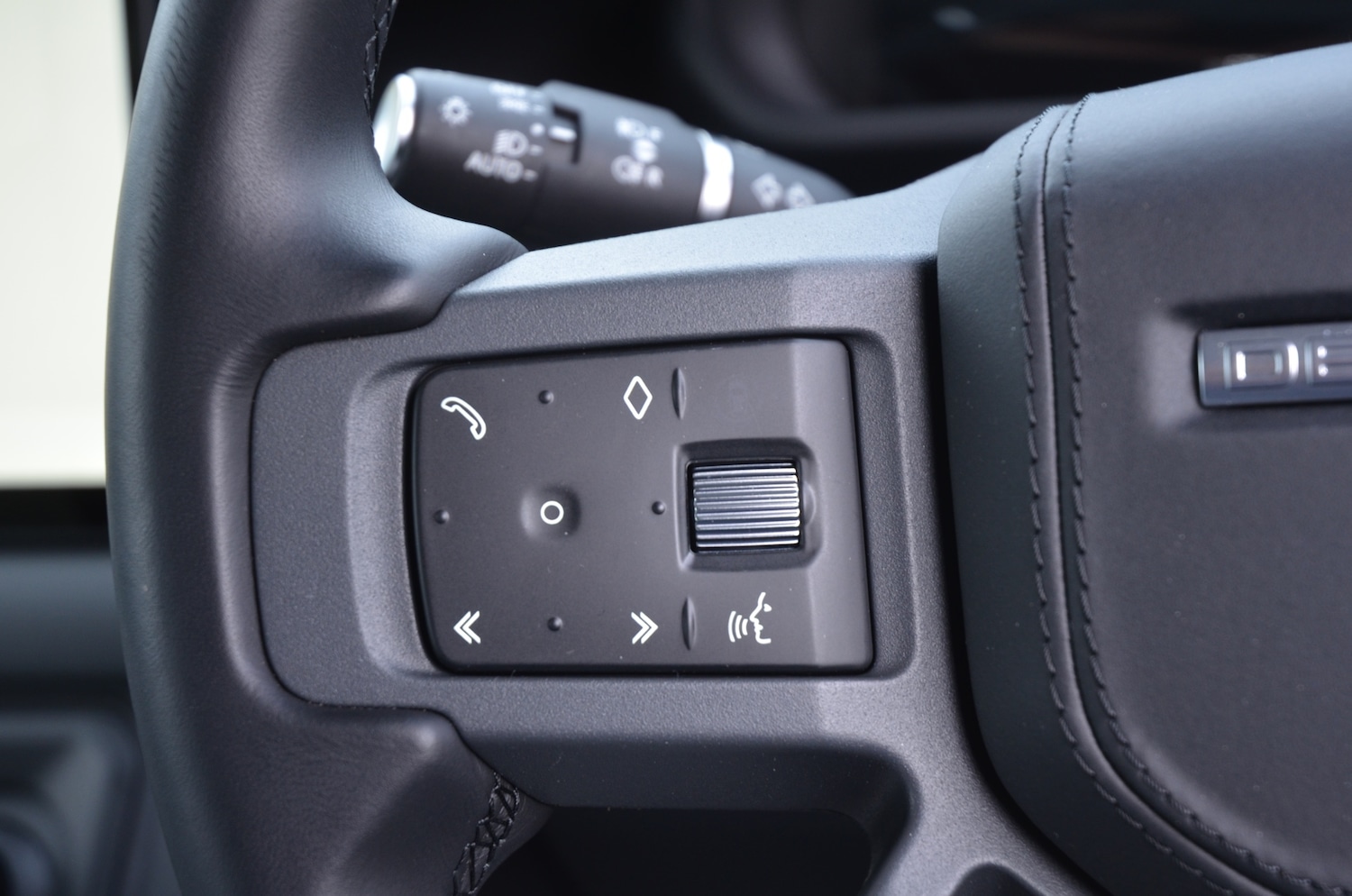 Used Land Rover Defender 2025 for sale - 77946046: Photo 51