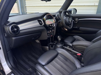 Used MINI Hatch 2022 for sale - 76599498: Photo