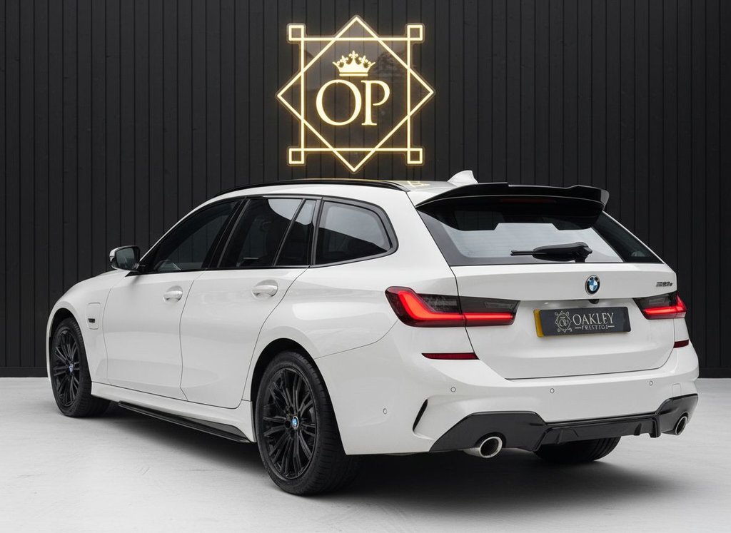 Used BMW 3 Series 2022 for sale - 76599487: Photo 2