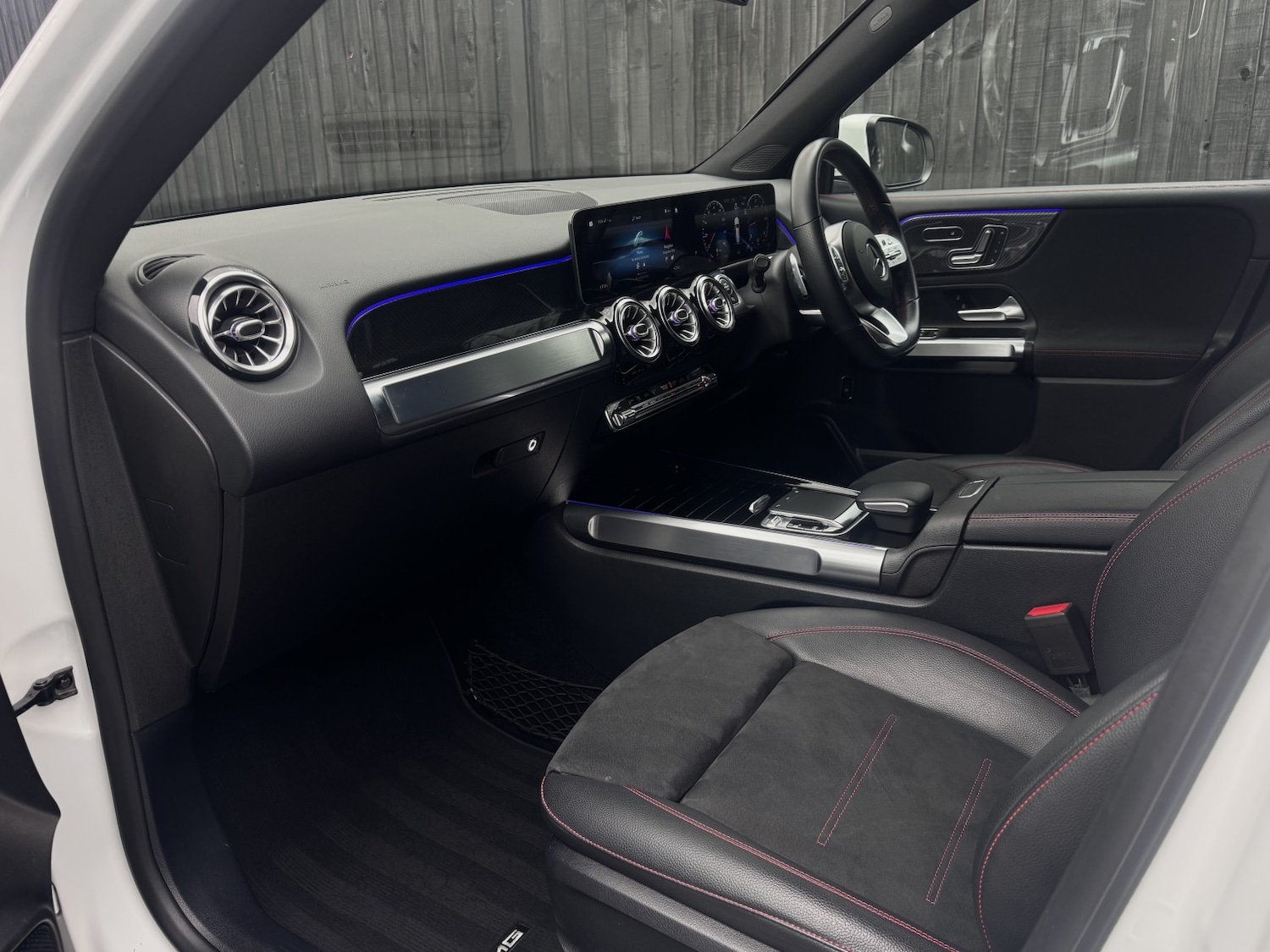 Used Mercedes-Benz GLB 2020 for sale - 77342570: Photo 3