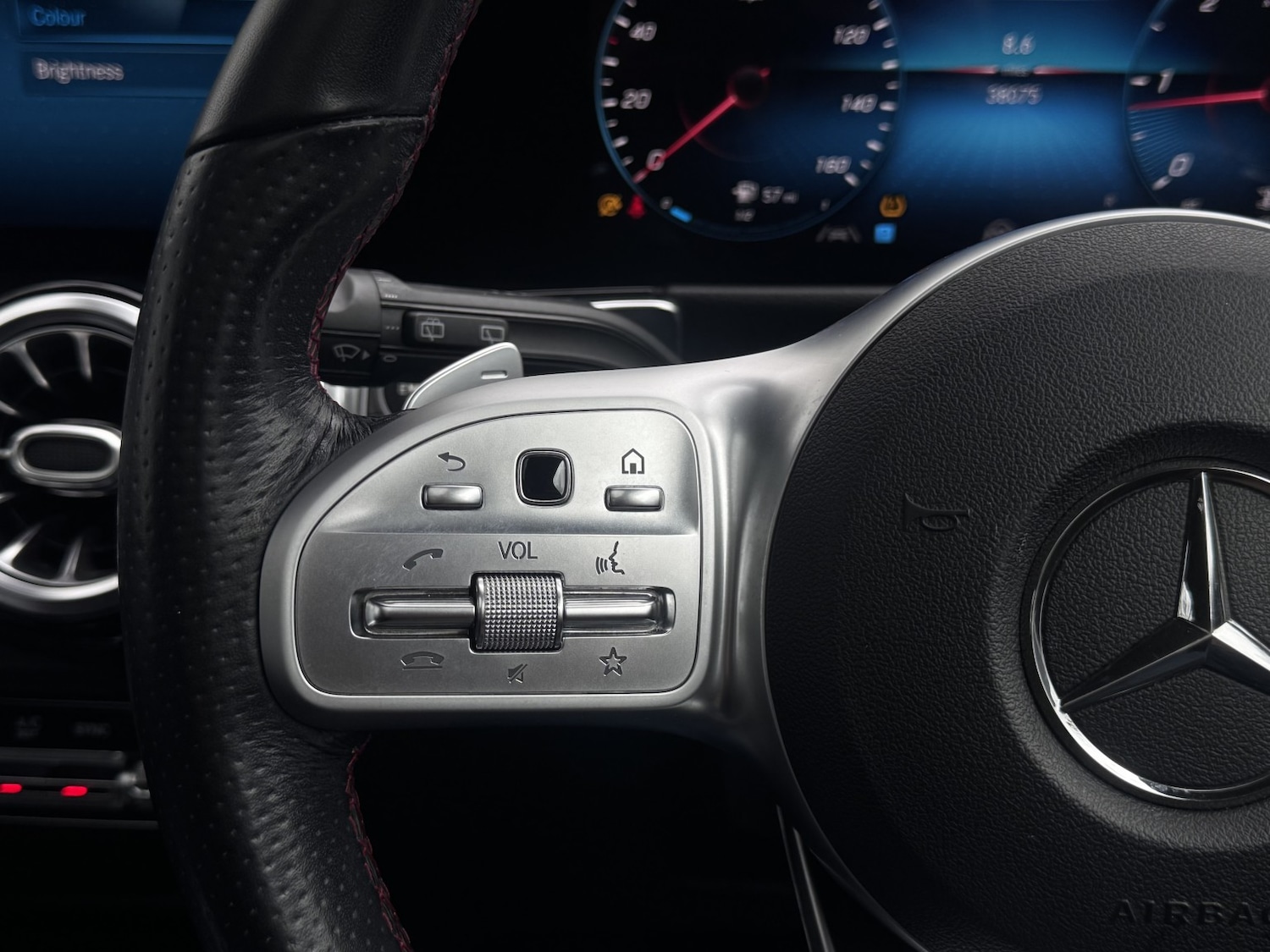 Used Mercedes-Benz GLB 2020 for sale - 77342570: Photo 32