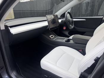 Used Tesla Model Y 2022 for sale - 77370596: Photo