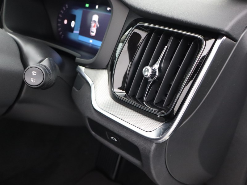 Used Volvo V60 2025 for sale - 76983943: Photo 34