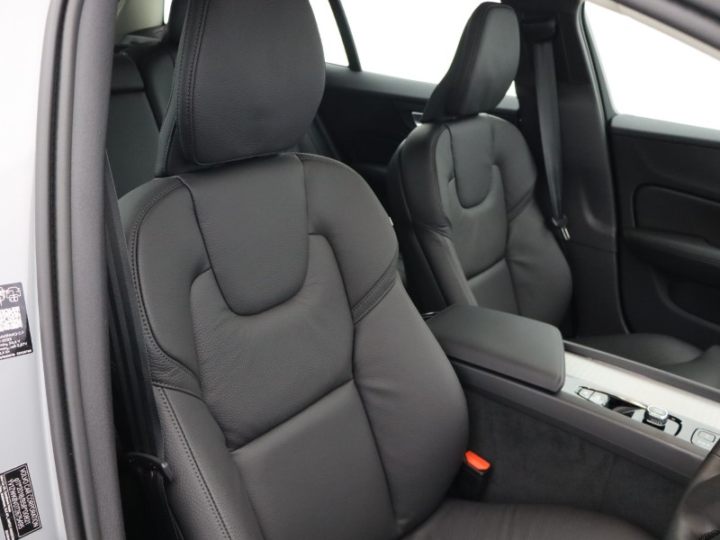 Used Volvo V60 2025 for sale - 76983943: Photo 37