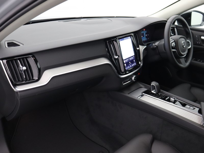 Used Volvo V60 2025 for sale - 76983943: Photo 40