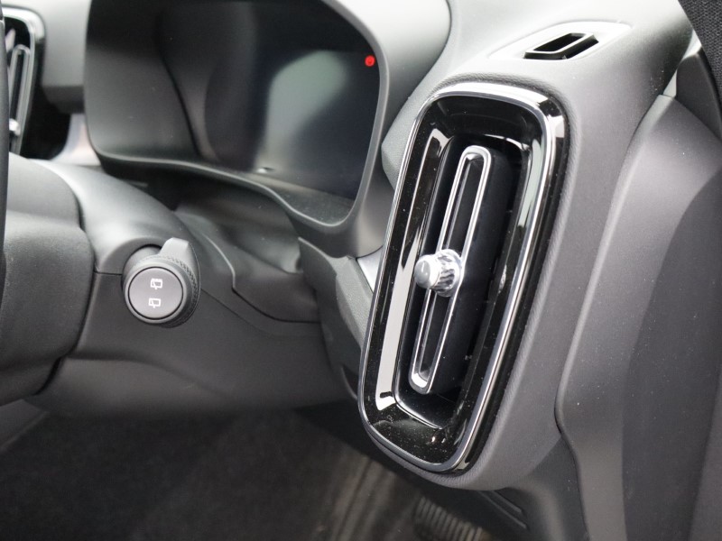 Used Volvo XC40 2025 for sale - 78212090: Photo 34