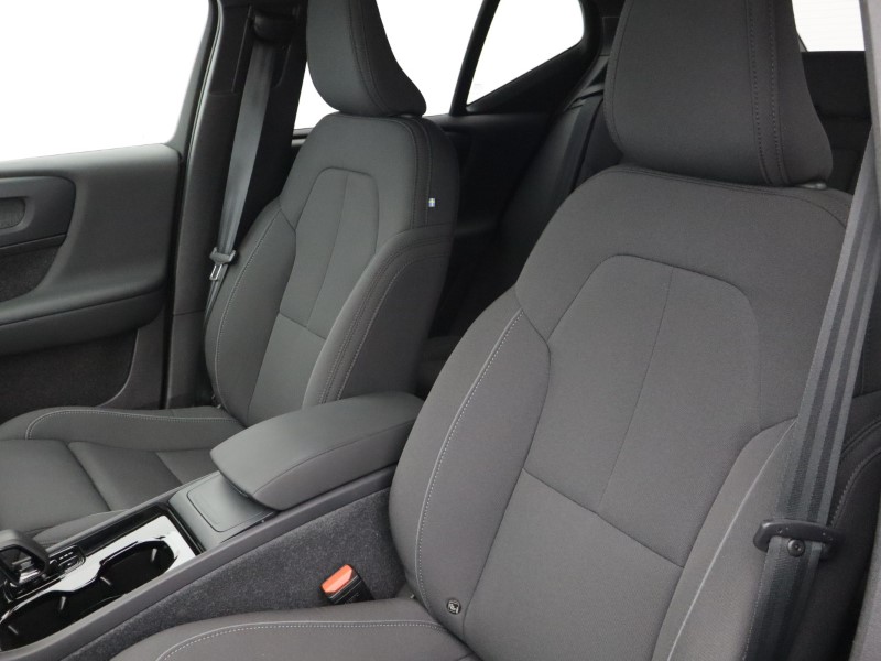 Used Volvo XC40 2024 for sale - 77528249: Photo 37