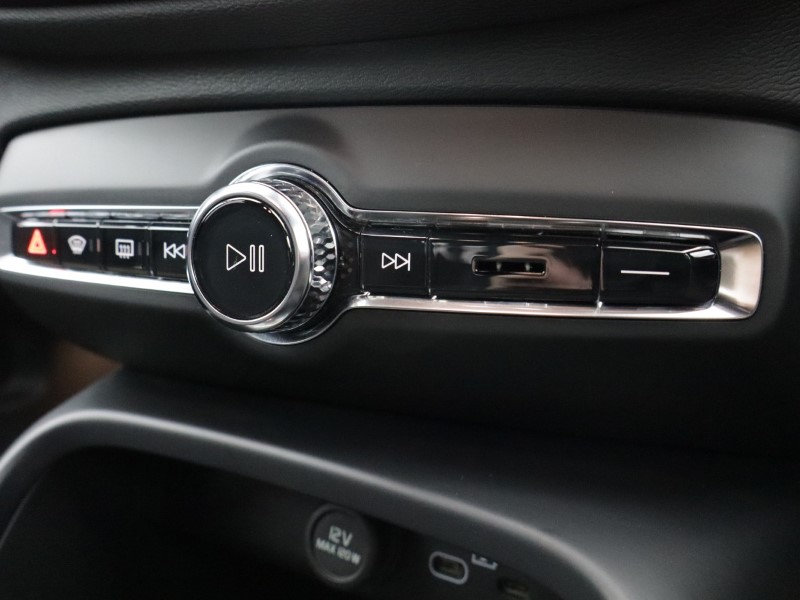 Used Volvo XC40 2024 for sale - 77528249: Photo 54