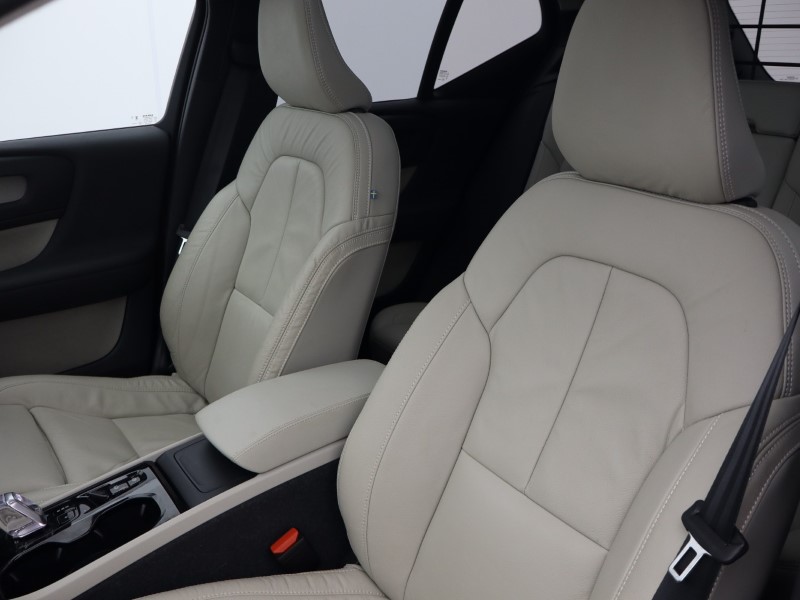 Used Volvo XC40 2023 for sale - 76982042: Photo 26