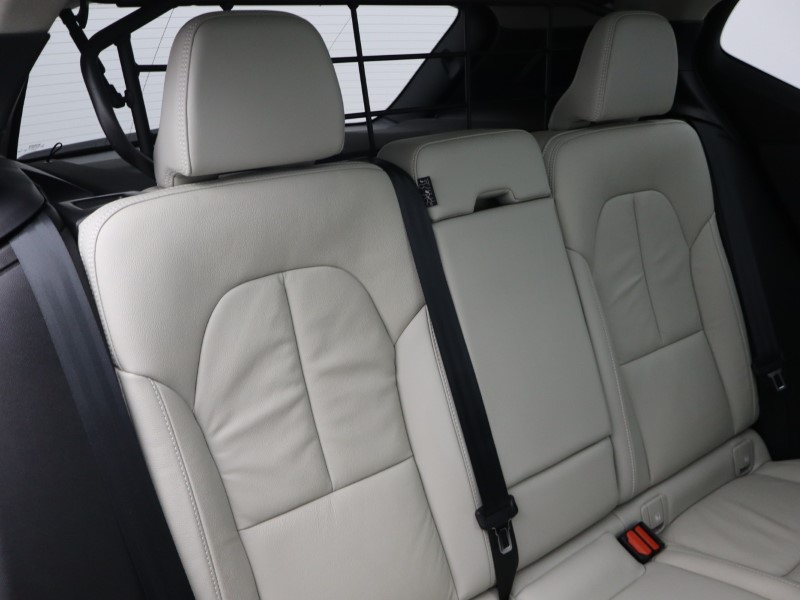 Used Volvo XC40 2023 for sale - 76982042: Photo 34