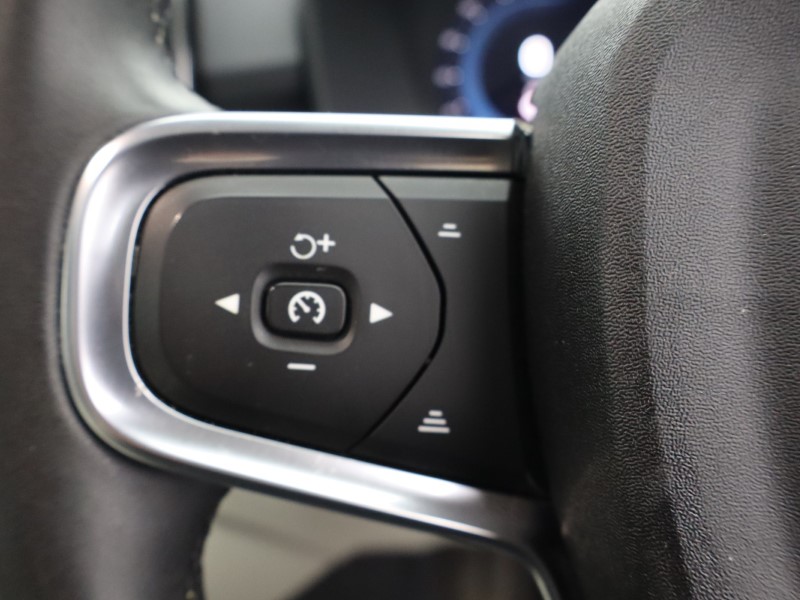 Used Volvo XC40 2023 for sale - 76982042: Photo 38